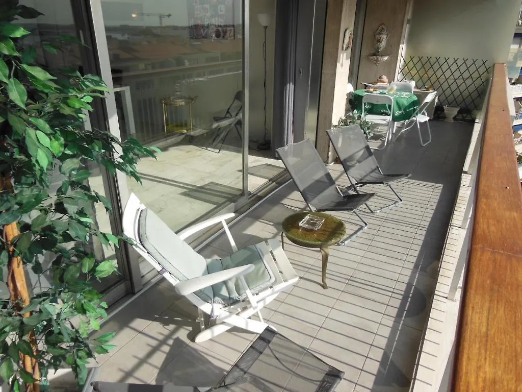 2, 3 And 4 Bedroom Sea View Forville Apartments 5 Mins From The Palais Cannes