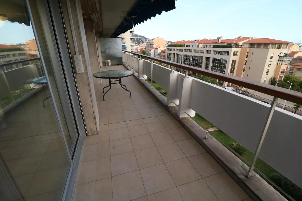 2, 3 And 4 Bedroom Sea View Forville Apartments 5 Mins From The Palais Cannes