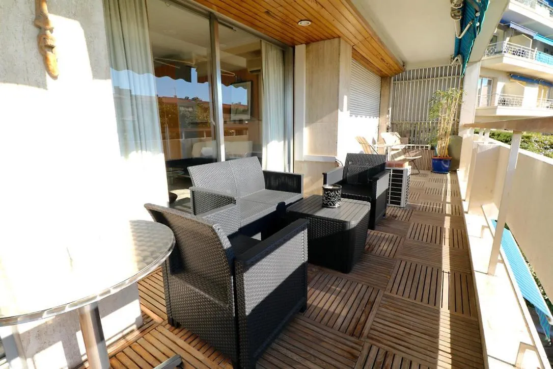 2, 3 And 4 Bedroom Sea View Forville Apartments 5 Mins From The Palais Cannes