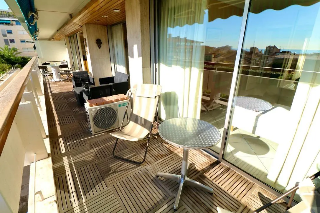 2, 3 And 4 Bedroom Sea View Forville Apartments 5 Mins From The Palais Cannes