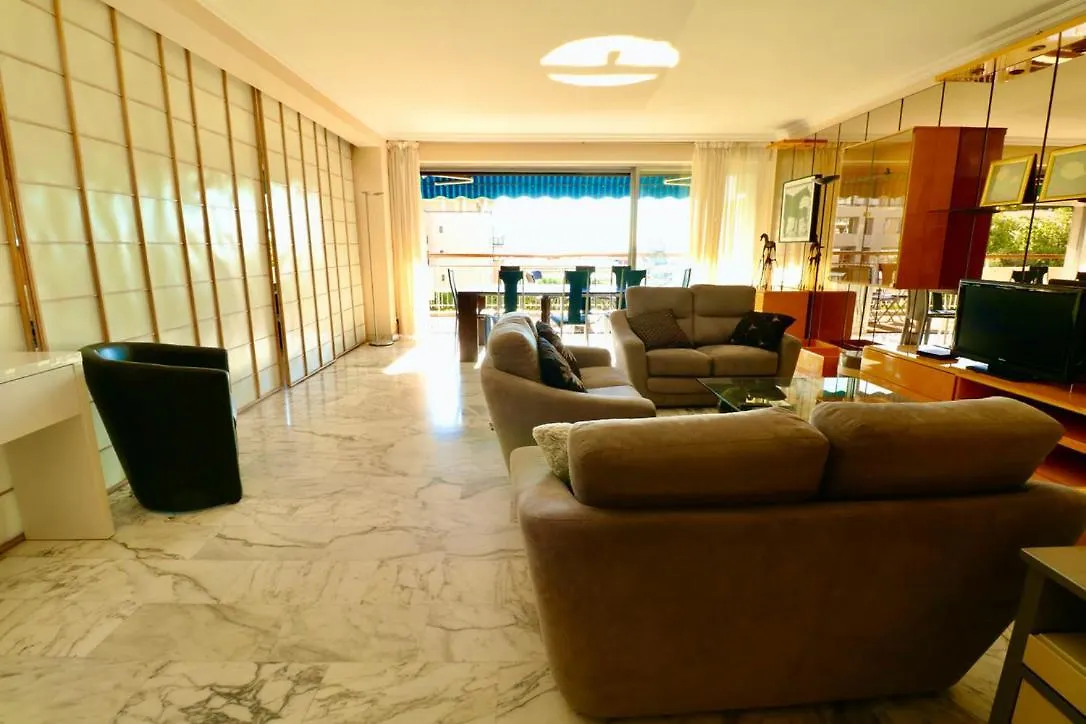 2, 3 And 4 Bedroom Sea View Forville Apartments 5 Mins From The Palais Cannes