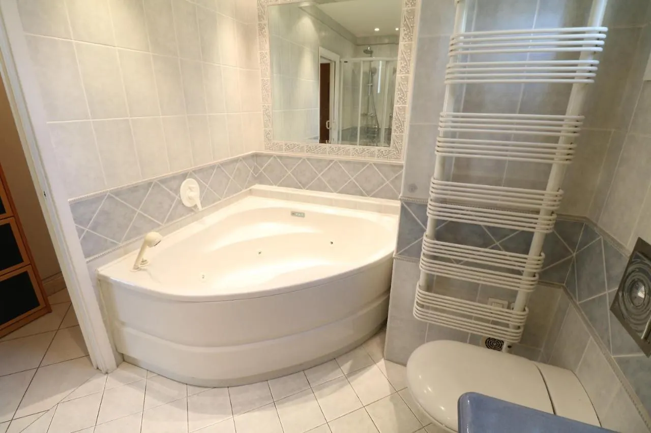 2, 3 And 4 Bedroom Sea View Forville Apartments 5 Mins From The Palais Cannes